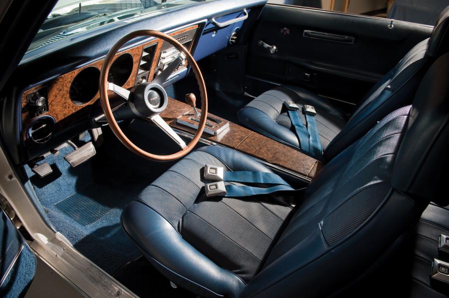 Интерьер Pontiac Firebird Trans Am Coupe (2337) 1969 года  (фото 4 из 56)